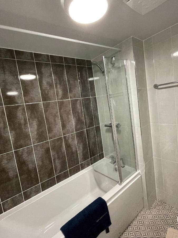 에든버러 3 Bed House With Parking Near Airport 빌라 외부 사진